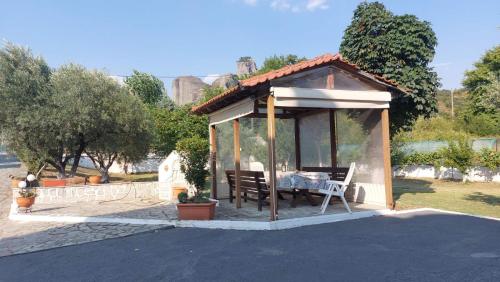 Pomegranate Tree House - Meteora