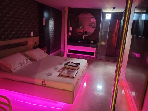 Postel nebo postele na pokoji v ubytování Deslize Motel