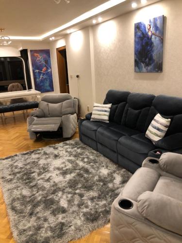 شقه فاخره بتصميم مودرن بغرفتي نوم في شارع لبنان رئيسي المهندسين