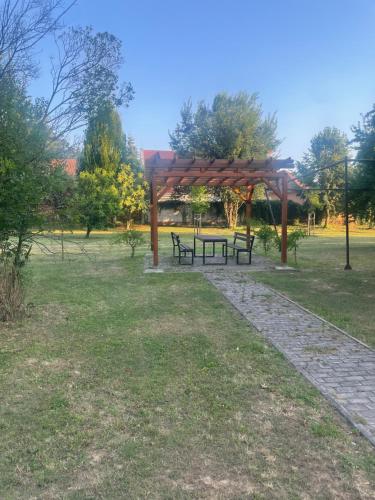 Vonkajšia záhrada v ubytovaní Digitális Detox Apartman