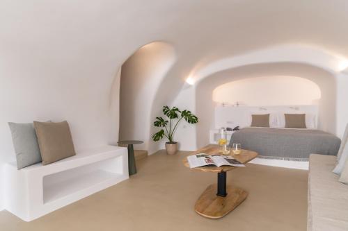 Χώρος καθιστικού στο Santorini Wine Villa Downtown Fira