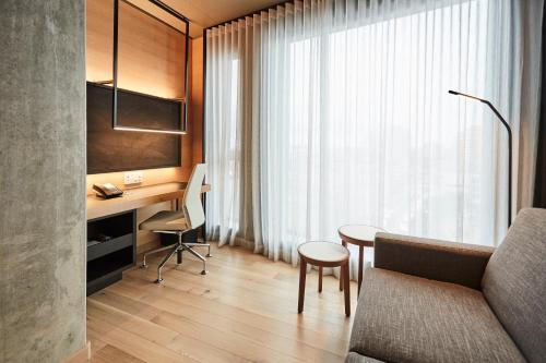 Ruang duduk di Le Germain Hotel Ottawa