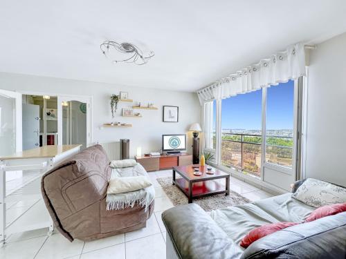 Photo de la galerie de l'établissement Le Panoramique vue sur la rade pour ce beau T3, à Brest