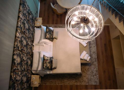 an overhead view of a living room with a fan at Cappuccina Country Resort in San Gimignano