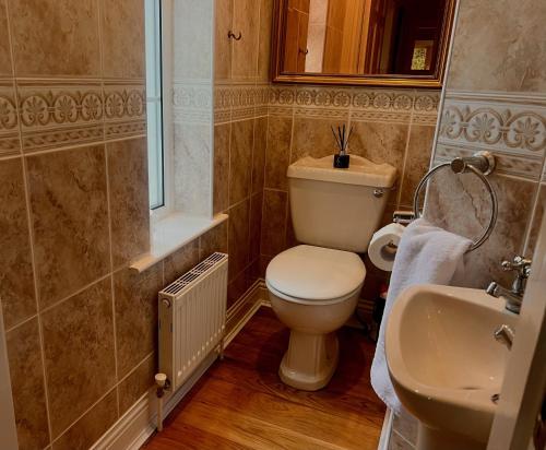 Un baño de Private Gated Home, 5 bed rms/ensuite, sleeps ten.