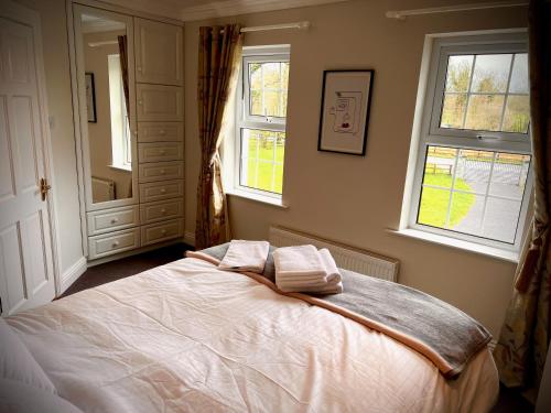 Cama o camas de una habitación en Private Gated Home, 5 bed rms/ensuite, sleeps ten.