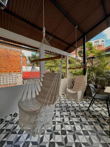 Un balcón o terraza de HOTEL BALI AT POBLADO