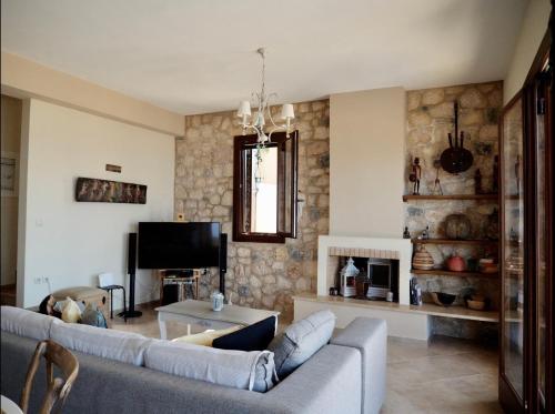 Μια τηλεόραση ή/και κέντρο ψυχαγωγίας στο Villa Art Foutia