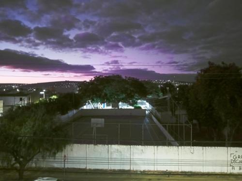 Gambar di galeri bagi Apartamento completo 3 quartos Suíte Sala Cozinha Lavanderia e perto de tudo di Vitória da Conquista