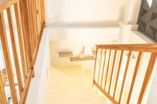 an overhead view of a staircase in a house at Villa privada en coveñas sucre in Coveñas