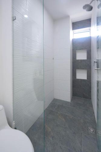 Ένα μπάνιο στο Luxury cerca laureles- Torre Ginebra