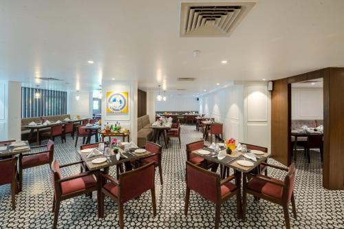 Restaurace v ubytování Southern Star,Mysore