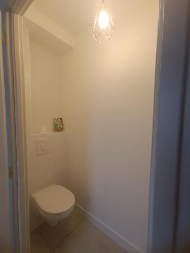 Photo de la galerie de l'établissement Villa 115 M2, 250 M plage, commerce et gare, à Châtelaillon-Plage