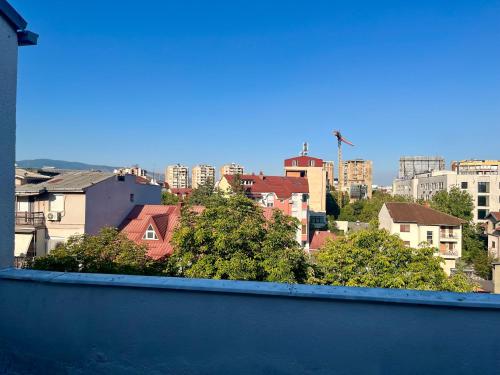 Nespecifikovaný výhled na destinaci Skopje nebo výhled na město při pohledu z apartmánu