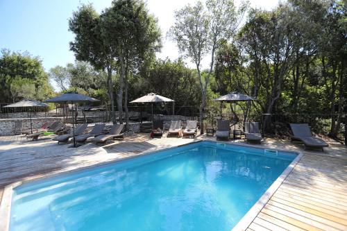 Πισίνα στο ή κοντά στο LES ECOLODGES de la Résidence Sophia