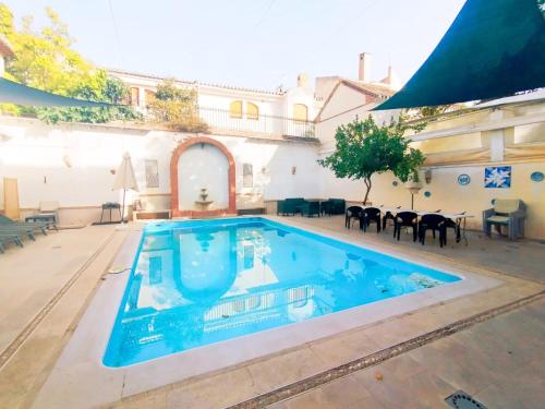 Fotografie z fotogalerie ubytování Casa con Piscina, barbacoa y jardín para 20 personas v destinaci Granada