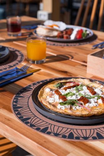 Mad på lejlighedshotellet eller i nærheden