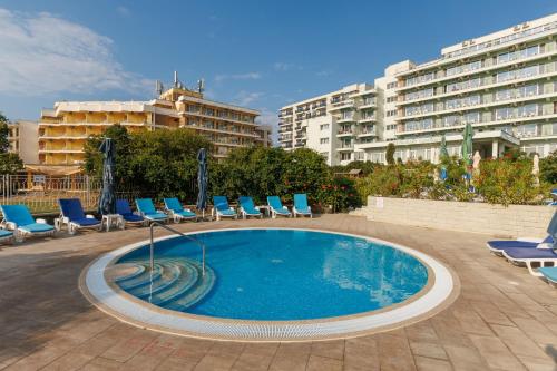 Bazén v ubytování Hotel Orfeu nebo v jeho okolí
