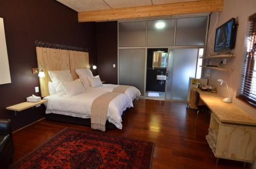 Una cama o camas en una habitación de Bed & Breakfast in Hatfield