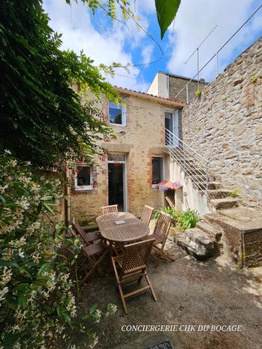 Logis Philiberte 3 chambres centre bourg des Epesses à 5min du Puy du Fou