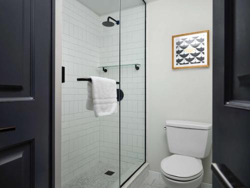 Hotel Phillips Kansas City, Curio Collection By Hilton Image