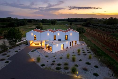 Villa Corolan by Briskva
