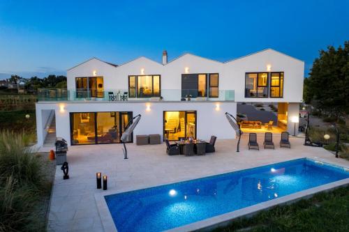 Villa Corolan by Briskva