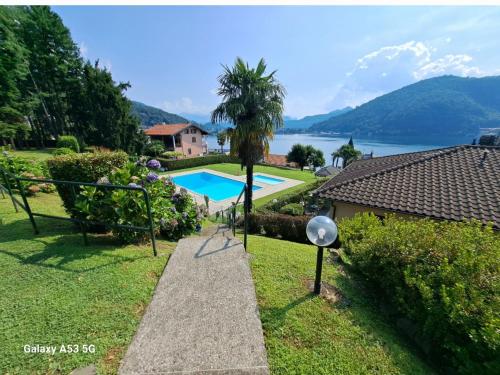 Gallery image of Ina in Lavena Ponte Tresa
