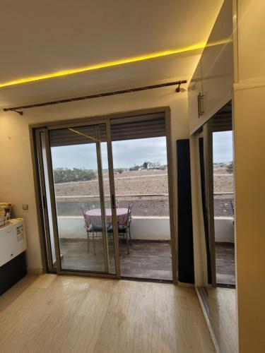 Un balcón o terraza en Charmante villa vue sur la mer