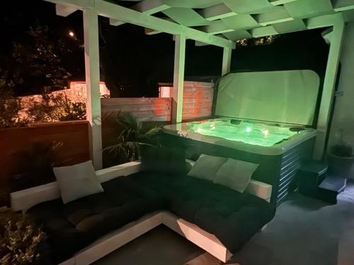 Apartman Žanić Crikvenica with hot tub, jacuzzi