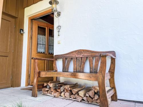 Postel nebo postele na pokoji v ubytování Holiday Home Chalet Chiemsee by Interhome