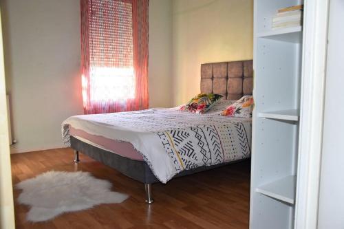 Voodi või voodid majutusasutuse Superb flat in recent building with parking lot toas