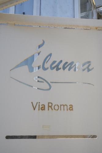 Sijil, anugerah, tanda atau dokumen lain yang dipamerkan di Iluma Via Roma