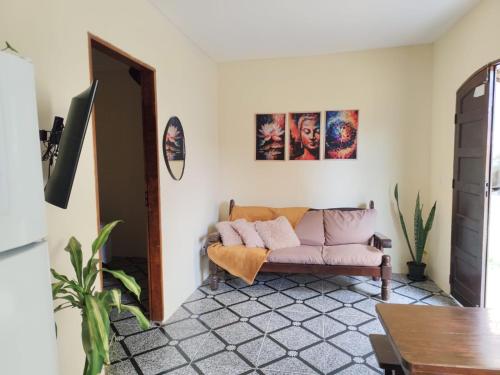 Χώρος καθιστικού στο Flat de 2 quartos na Rua Pituba,bem perto das praias urbanas!