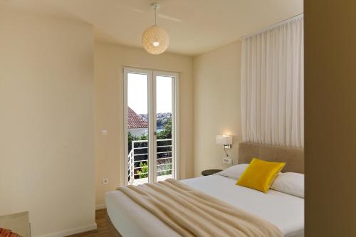 Private Seaside Jacuzzi Villa Anadea