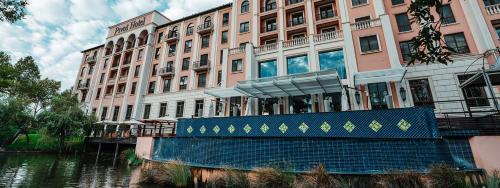 Budova, kde se hotel nachází