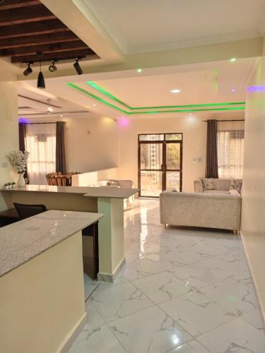 Posezení v ubytování The Grand Alton Resort Kisumu