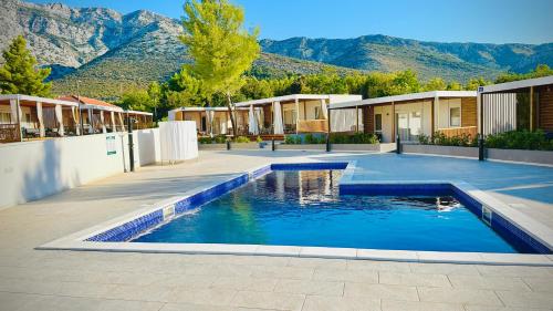 Πισίνα στο ή κοντά στο Mobile Home Camp Dalmata Orebić