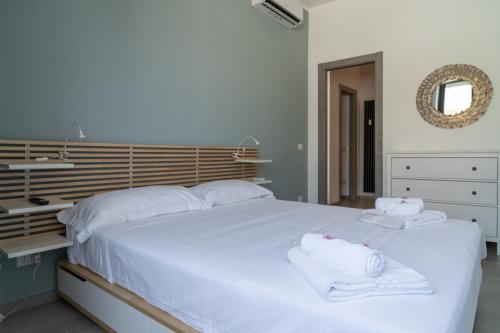 Penthouse with Panoramic Terrace -3 Min to Metro A