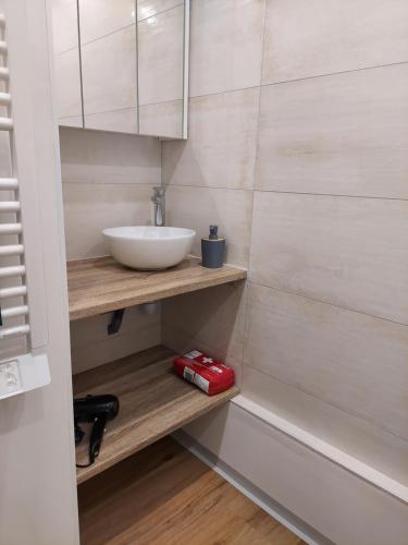 Et badeværelse på Traezh - appart-sympa - T3 en plein centre de Plœmeur