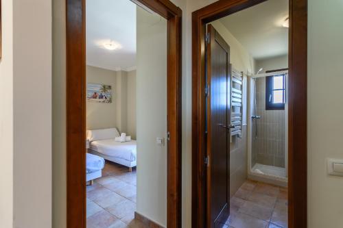 Koupelna v ubytování Las Palmeras by Ĥ - Playa Punta del Moral PLHP100P100