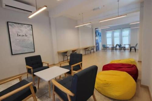 Гостиная зона в Mutiara Melaka Beach Resort by ZH