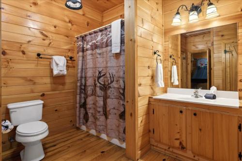 Bilik mandi di Lucky Cub Cabin