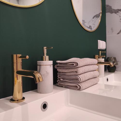 Apartment RAMUŁTA 53 Gdynia balcony Netflix PS4