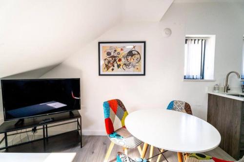 3 Bedroom Apartment, Walking Distance to Centre & Amazing Food at your door step photo 16