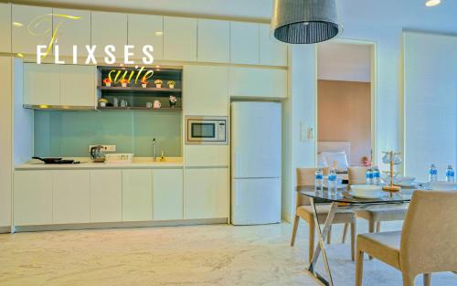 Кухня или мини-кухня в Flixses Suites at Platinum KLCC
