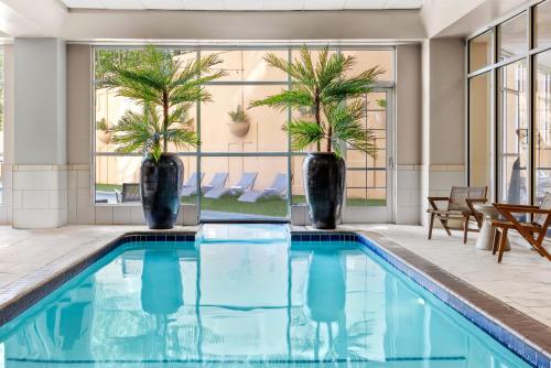Sheraton Suites Galleria Atlanta Image