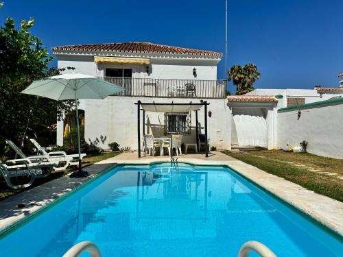 Villa Blanca Mediterranean Family Villa with Pool & Garden EaW Homes