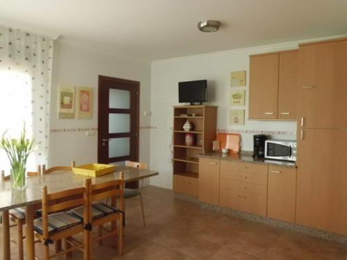 Кухня или мини-кухня в ROOMS PEREGRINOS B Casa Alicia
