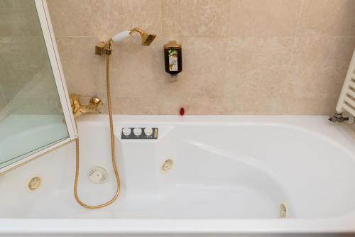 Hotel Galeazziにあるバスルーム
